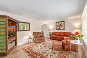 🍒Cherry Knolls Charmer! 3 King Beds! 🍒 - Image 3
