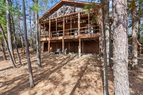 Log Cabin Antique Week Retreat, serene lake - Image 4