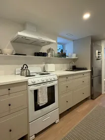 Cozy & Chic Stay | Ossington Station - Image 2