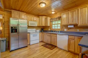 Devils Lake Lodge - Beautiful Lodge, Sleeps 10 - Image 5