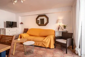 VERY COMFORTABLE STUDIO BY THE SEA - Image 5