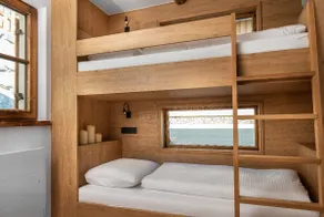 Chalet with wonderful views and hot tub - Image 5