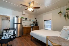 Buddha Room: Walk DNTN | Micro Apt | Pet Friendly - Image 4