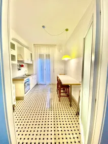 Three steps from downtown - Image 3