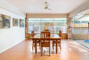Entire Guest House: Spacious & luxury family space - Image 3