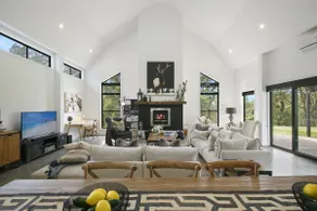 Barefoot at Broke (Hunter Valley) Luxurious home - Image 5