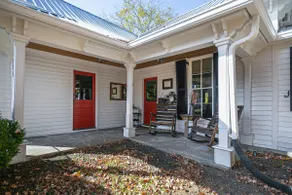 The Brigadoon Cottage in Leipers Fork, Walk to the Village, Sleeps 8, Deck Views - Image 3
