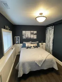 Private 1 bedroom suite w/ washroom & living area - Image 2