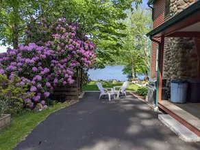 Spacious Classic Lakefront Home with jet tub - Image 5