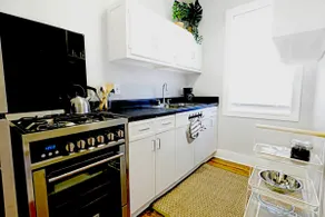 Trendy City Flat | Arboretum Included - Image 2