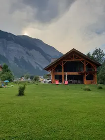 WhispeRive Lodge - le vert aux bords de rive - Image 3