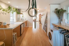 Unwind in a Bespoke Downtown Studio W Laundry - Image 3