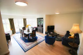Taunton Town Centre Two Bedroom Apartment - Image 5