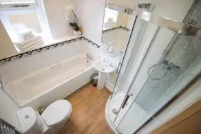 Taunton Town Centre Two Bedroom Apartment - Image 2