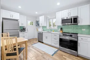 Elegant & Clean Cottage Apt 20 minutes from O’Hare - Image 3