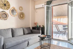 Boutique PLAKA apt with PVT ΟpenAir Jacuzzi - Image 2