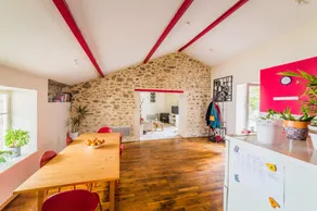 Red apartment with garden - Image 3