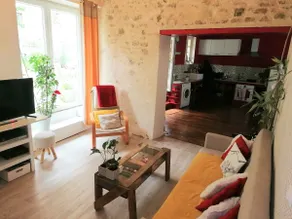 Red apartment with garden - Image 4