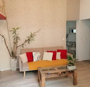 Red apartment with garden - Image 5