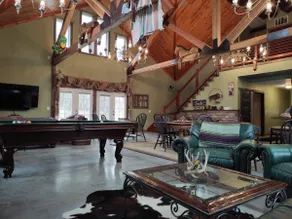Luxury Amish Built Barn Home at Turkey Run - Image 2