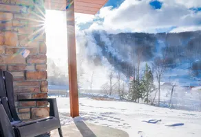 Hotel Chateau Bromont - Image 2
