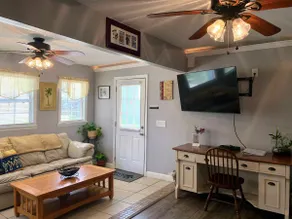 Cozy Bungalow - Image 5