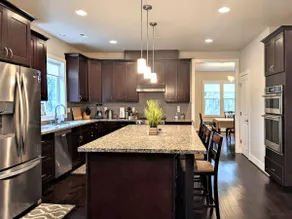 Quiet and Spacious 4 bedroom house (near Redmond ) - Image 5