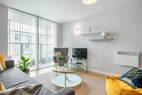 Stunning Apartment with Underground parking! - Image 3