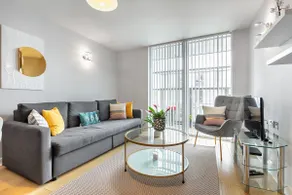 Stunning Apartment with Underground parking! - Image 2