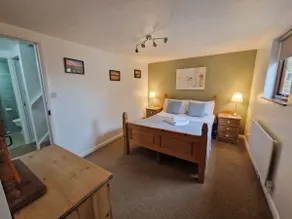 Birch Cottage, free 90-min private pool session - Image 3