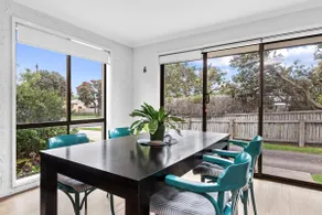 Orana ~ 2 blocks to Beach ~ FREE Wifi - Image 5
