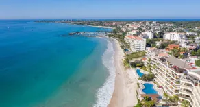 Gorgeous Penthouse across from Beach with Ocean Views! - Image 2