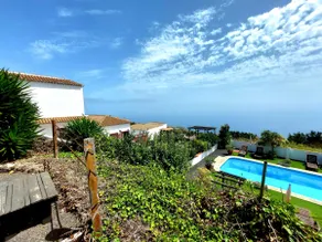 Las Paredes with a pool in Barlovento - Image 4