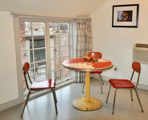 Privacy, heart of historic district - Image 2