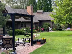 Browns Blooms & Rooms ~ come in and stay awhile! - Image 2