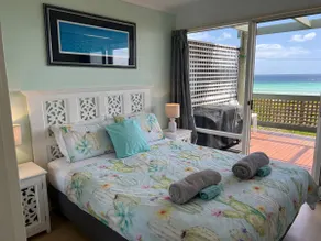 Beachfront + Stunning Views + Free WIFI + Air Con + Fireplace - Image 3
