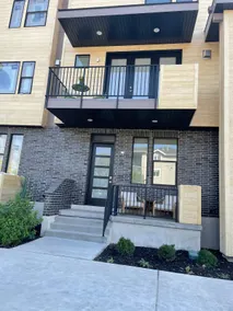 Luxury Downtown Spacious 3 bedroom New Townhome - Image 2