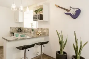 Qinti B&B: LARGE SUITE 401 - Image 2