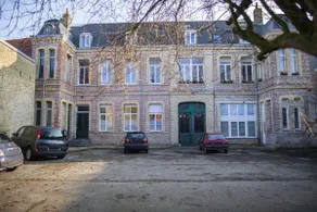 Courtyard Side, Nature and Charm in the City - Image 3