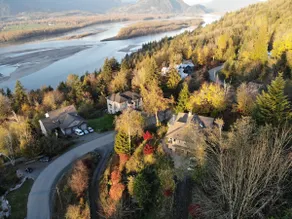 Deer Manor-Fraser River Panorama Villa - Image 2