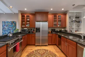 Waterfront GEM - HUGE HOME for FAM/WORK/FUN! - Image 4