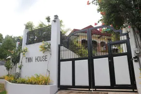 Twinhouse - Image 2