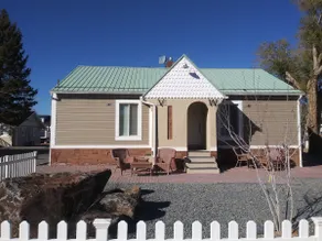 ”Vine Cottage”. Historic District - Image 4