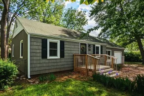 Springfield Cozy Cottage - Image 2