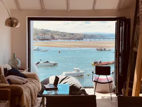BeachFront Loft, Log burner, stunning views - Image 2