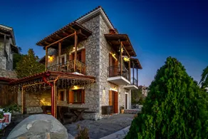 Rock Dandy Deluxe Chalet - Panoramic Mountains & Sauna - Image 5