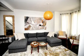 Executive Home Heart of Toronto Restyled w/Parking - Image 4