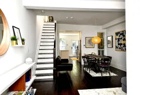 Executive Home Heart of Toronto Restyled w/Parking - Image 2
