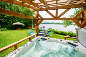 Home Hotel – Chalet Ô Camp Même, Spa and Lake - Image 2