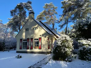Country house, detached and large garden. - Image 3